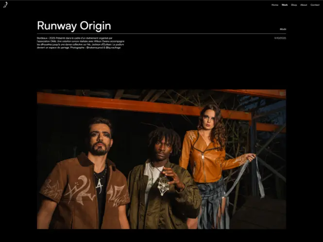 La page projet « Runway Origin » du site Ahno111 : trois mannequins sous une structure orange.